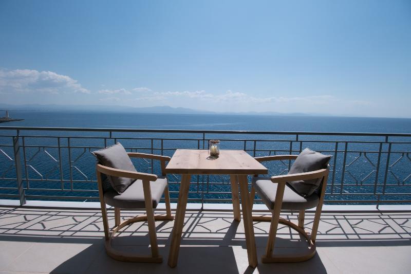 Infinity Hotel Gytheio Экстерьер фото